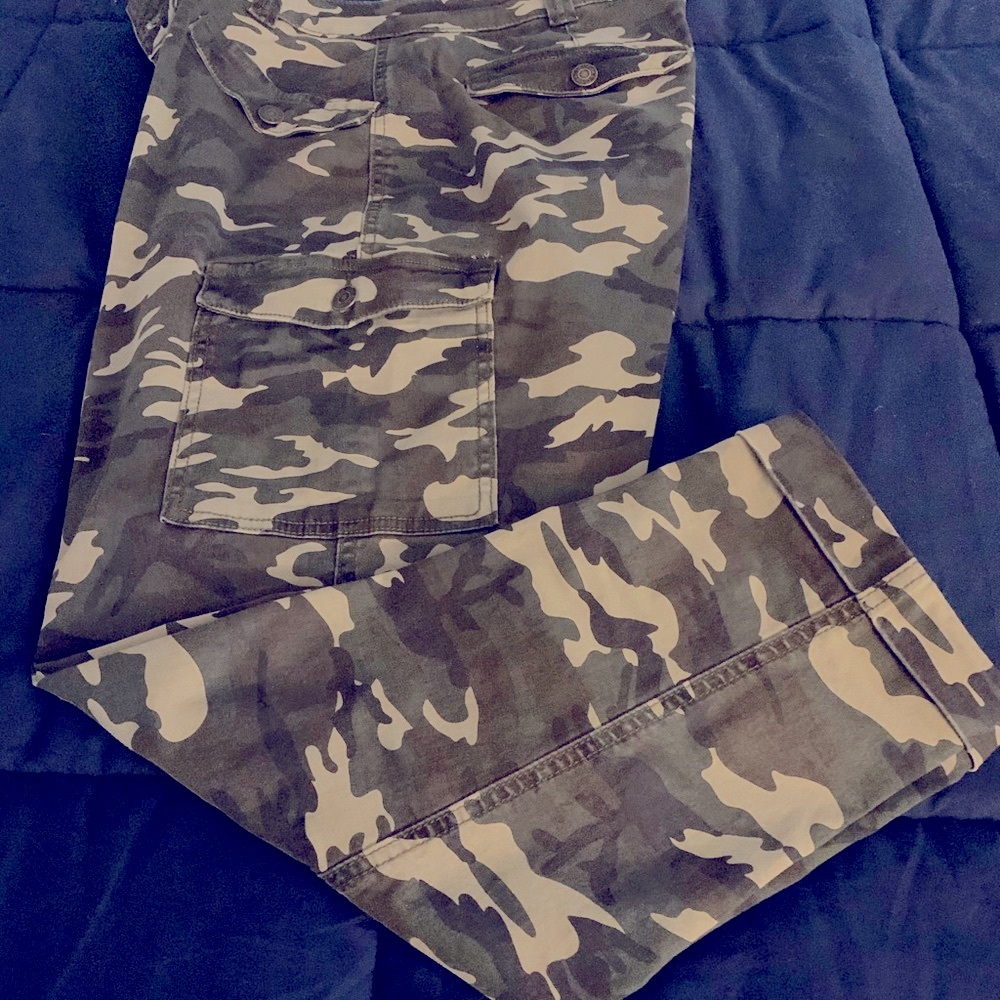 Cargo pants w/side pockets❤️